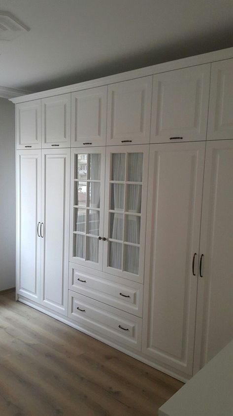 Bedroom Built In Wardrobe, Luxe Living Room, Bedroom Cupboard, Dream Closet Design, Closet Design Layout, Modern Cupboard Design, Wardrobe Door Designs, Luxury Closets Design, Bedroom Cupboard Designs