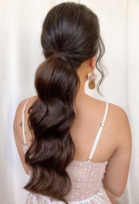 Low Ponytail Hairstyle for Long Hair Cute Ponytail Ideas, 1920s Long Hair, Prom Ponytail Hairstyles, Prom Hair Up, Cute Ponytail, Ponytail Ideas, Low Ponytail Hairstyles, Pony Hairstyles, Sleek Ponytail Hairstyles