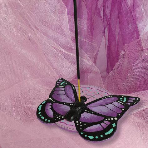 Butterfly Incense Holder, Air Dry Clay Projects, Polymer Clay Sculptures, Beads Bracelet Design, Pottery Crafts, Sculpture Clay, Clay Ideas, Dry Clay, Incense Holder