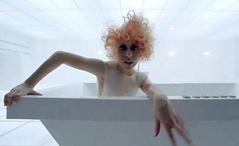 Lady Gaga makeup Bad Romance Video, Lady Gaga Bad Romance, Romance Video, Bad Romance Lady Gaga, The Fame Monster, Video Fashion, Mother Monster, Bad Romance, She Song