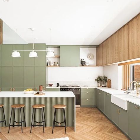 kitchen wall painted ideas Light Green Kitchen, Sage Kitchen, Green Kitchen Designs, Bedroom Furniture Ideas, Paint For Kitchen Walls, Home Quotes, Wall Painting Art, Garden Drawing, Kitchen Design Plans