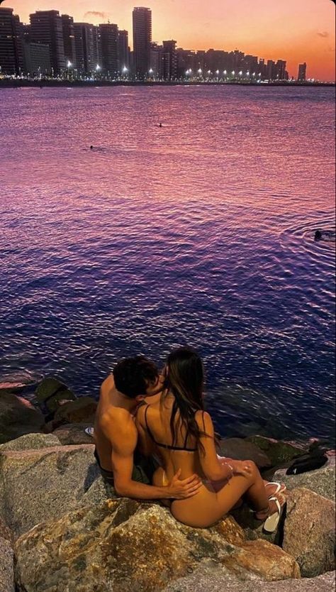 Beach With Bf Aesthetic, Couple At Beach Aesthetic, Cute Couple Pics On The Beach, Cute Couple Pics Beach, Beach With Bf, Cute Couple Beach Pictures, Beach Pictures With Boyfriend, Summer Couple Pics, Beach With Boyfriend