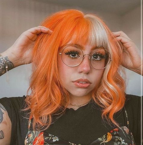 Winter Hair 2023, Orange And White Hair, Hair Palette, Colored Hair Ideas, Hair Coloring Ideas, Split Dye, Hair Dye Tips, Wacky Hair Day, Split Dyed Hair