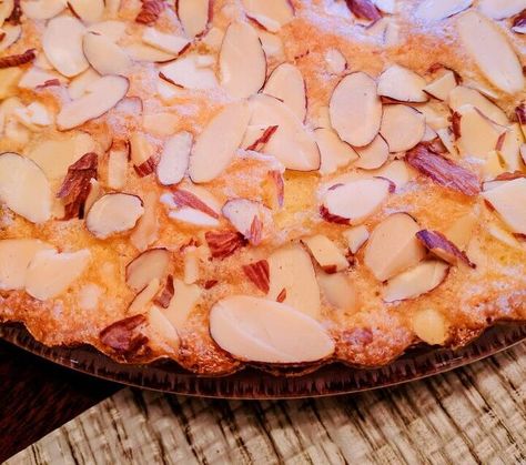 Italian Almond Cake Recipe, Swedish Visiting Cake, Almond Tart Recipe, Almond Tart, Sunshine Cake, Almond Cake Recipe, Pastry Tart, Honey Cake, Tart Recipe