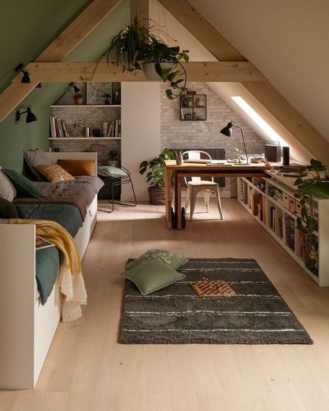 Cozy Attic Bedroom, Attic Living Room, Small Attic Room, Attic Room Ideas, Cozy Attic, Attic Conversion, Attic Design, Attic Bedrooms, Attic Renovation