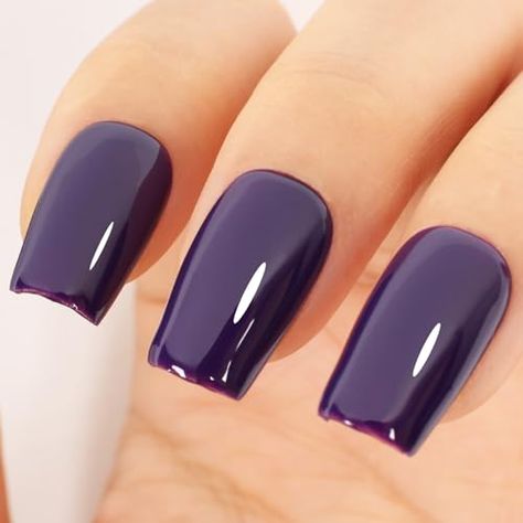 24 Purple Nail Ideas to Make a Statement: Bold and Beautiful - 160grams Plum Color Nails Designs, Fall Nails Purple Design, Grape Color Nails, Fall Purple Nails Art Designs, Dark Purple Round Nails, Deep Plum Nails, Plum Dip Nails, Dark Purple Nail Ideas, Very Dark Purple Nails