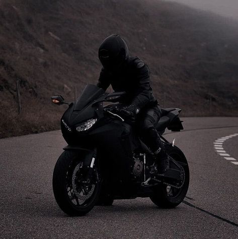 Motorcycle Guy, Hot Biker Guys, Biker Photography, Elegant Life, Stylish Bike, Motocross Love, Image Moto, Мотоциклы Cafe Racers, Bike Aesthetic