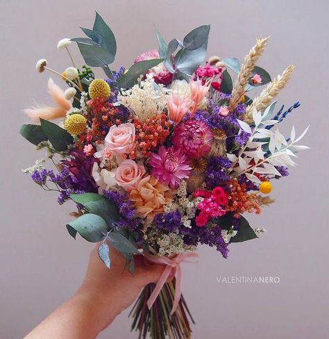 March Flower Bouquet, Blue Purple Wedding, Virtual Flowers, Boda Mexicana, Purple Wedding Flowers, Hand Bouquet, Floral Craft, Wedding Bridal Bouquets, Flower Farm