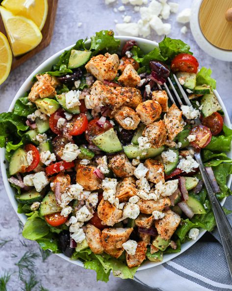 Greek Salad With Chicken, Toasted Chickpeas, Best Greek Salad, Greek Chicken Salad, Greek Dressing, Greek Salad Dressing, Salad With Chicken, Quick Meal Prep, Crunchy Salad