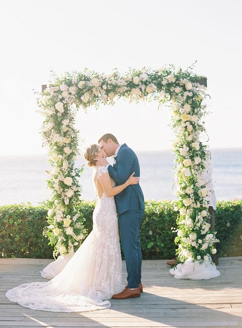 merrimans Kapalua maui wedding White And Green Florals, Kapalua Maui, White And Green Wedding, Romantic Outdoor Wedding, Classic Love, Maui Wedding, Maui Weddings, Wedding Party Photos, Autumn Beauty