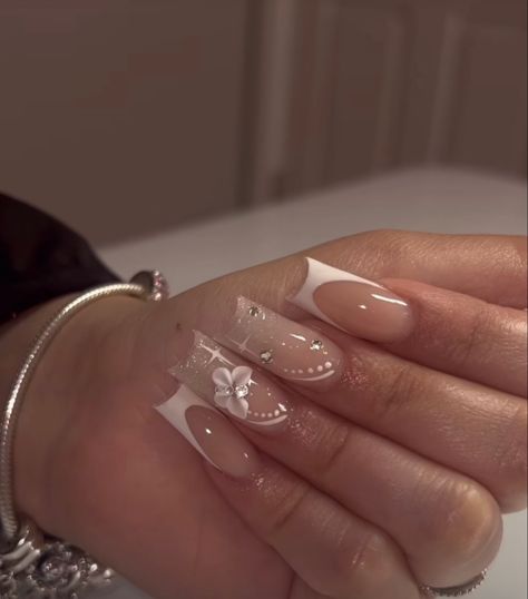 Art On Nails, Pink Almond Nails, Dot Nail Designs, Girly Acrylic Nails, French Tip Acrylic Nails, Simple Acrylic Nails, French Acrylic Nails, Short Square Acrylic Nails, Acrylic Nails Coffin Pink