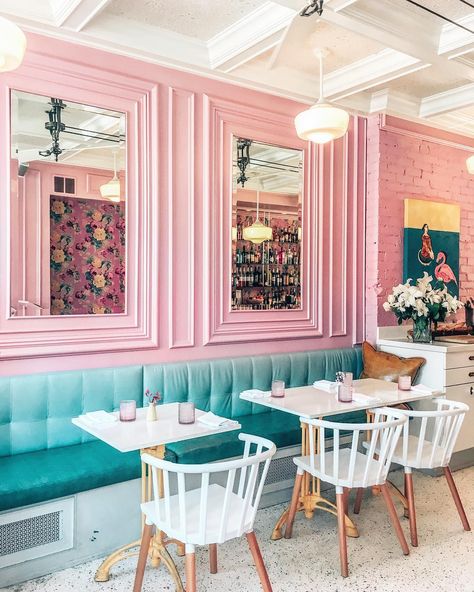 16 Adorable Breakfast Spots In Toronto You Need To Check Out At Least Once In Your Life - Narcity Pink Restaurant, Bar Deco, Café Design, Pink Cafe, Bakery Design Interior, Cake Cafe, Bakery Decor, Coffee Shops Interior, Bakery Design