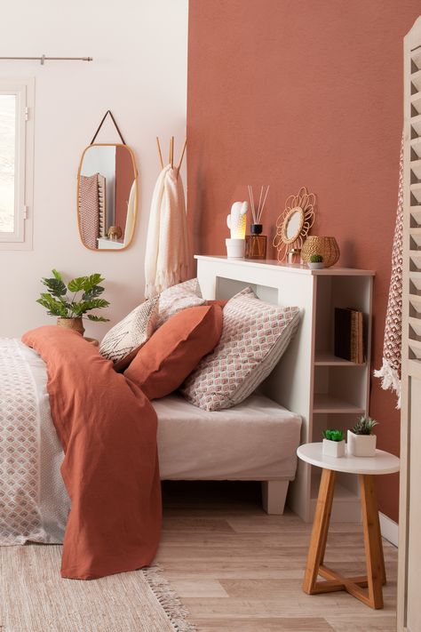 Ambiance chambre Bella Terra Eminza Terracota Room Aesthetic, Bedroom Wall Terracotta, Bed Terracotta, Terracotta Rose Bedding, Terracota Bedding Bedding & Blankets, Rose Bedroom, Bedroom Orange, Colorful Interior Design, Simple Room