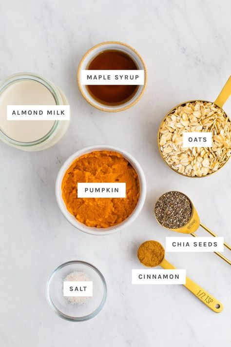 Ingredients measured out to make pumpkin pie overnight oats: maple syrup, almond milk, oats, pumpkin, chia seeds, cinnamon and salt. Chia Seed Oatmeal, Pumpkin Pie Overnight Oats, Pumpkin Overnight Oats, Eating Bird Food, Chia Overnight Oats, Pumpkin Oats, Breakfast Recipies, Healthy Pumpkin Pies, Simply Quinoa