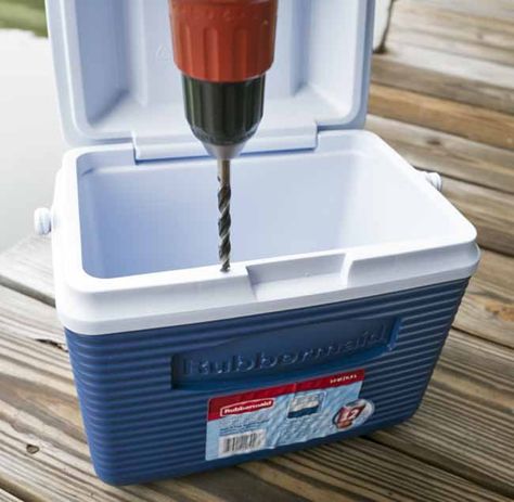 Homemade Cooler, Diy Cooler, Kombi Home, Camping Diy, Camping Hacks Diy, Spray Foam Insulation, Ice Chest, Drinks And Snacks, Camping Stuff