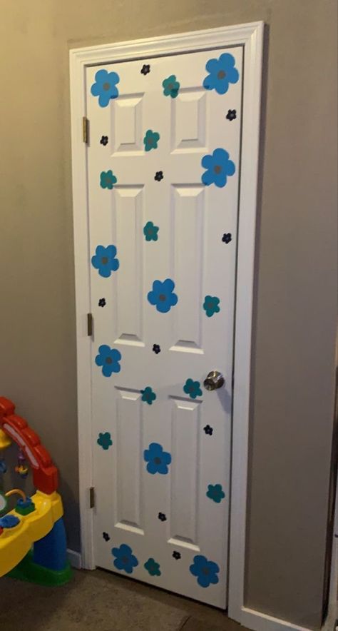 Door Art Bedroom Paint, Door Painting Ideas Bedroom Aesthetic, Door Art Bedroom, Door Painting Ideas, Bedroom Art Painting, Galaxy Decor, Door Painting, Flower Door, Teen Girl Bedroom