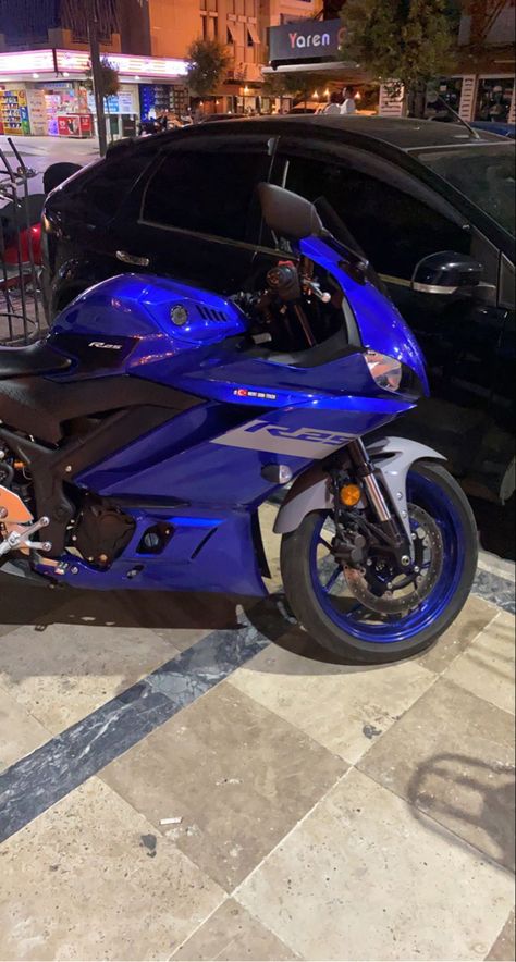 Blue Aesthetic Art, Bikes Yamaha, Naked Bikes, Yamaha Bikes, Mt 07, Sport Bike, Yamaha Yzf R6, Yamaha Motor, Yamaha Yzf R1