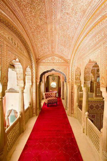 Here's A Stunning Look Inside Two Of Rajasthan's Most Regal Palaces Samode Palace Jaipur, India Asethic, Samode Palace, India Palace, Temple Building, Indian Palace, Dreamscape Architecture, India Architecture, India Home Decor