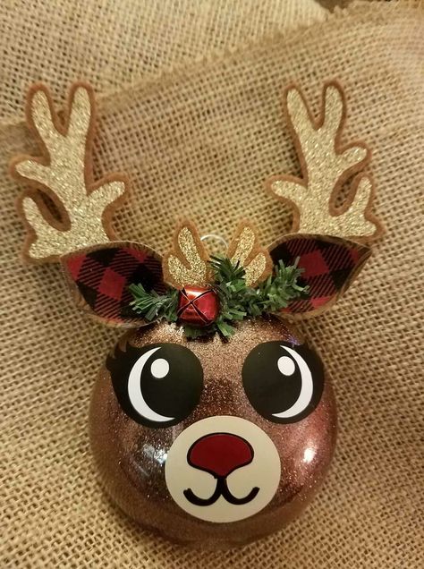 Glitter Bulb Ornaments, Reindeer Glass Ornaments Diy, Reindeer Bulb Ornaments, Christmas Ornament Wreath Reindeer, Diy Christmas Glitter Ornaments Glass Ball, Christmas Candy Jars, Diy Christmas Candy, Christmas Crafts For Kids To Make, Fun Christmas Crafts