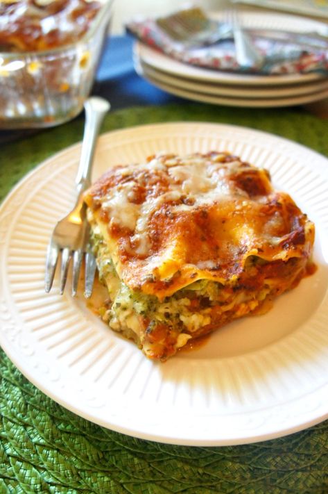 Broccoli Three Cheese Lasagna Broccoli Lasagna Recipe, Three Cheese Lasagna, Broccoli Lasagna, Veggie Lasagna Recipe, Lasagna With Cottage Cheese, No Boil Lasagna, Lasagna Recipes, Homemade Comfort Food, Healthy Beef Recipes