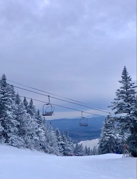 Mount Snow, Vermont, ski lift, ski trip aesthetic Manchester Vermont Winter, Stowe Vermont Skiing, Mount Snow Vermont, Vermont Aesthetic Winter, Burlington Vermont Winter, Ski Vermont, Vermont Aesthetic, Travel Vermont, Middlebury Vt