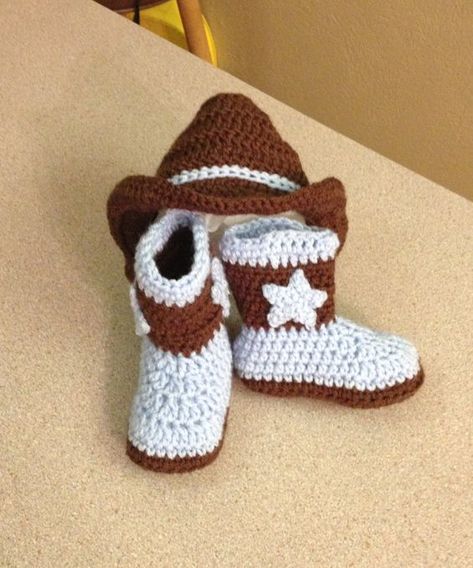 Crochet Baby Boots Free Pattern, Crochet Cowboy Boots, Newborn Cowboy, Baby Cowboy Hat, Crochet Cowboy Hats, Crochet Baby Booties Tutorial, Cowboy Crochet, Baby Cowboy Boots