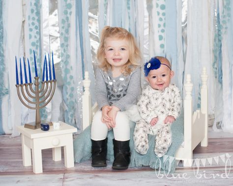 Hannukah Photo Shoot, Hanukkah Photoshoot, Hanukkah Pictures Family, Hanukkah Family Photo, Hanukkah Celebration, Christmas And Chanukah Together, Celebrating Hanukkah, Hanukkah Pictures, Rag Banner