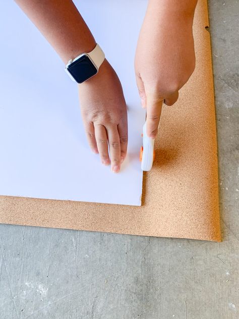 DIY Framed Corkboard - How to make Your Own Corkboard How To Make A Cork Board Diy, Diy Corkboard Wall, Diy Corkboard, Diy Pin Board, Wood Frames Diy, How To Make Canvas, Cork Board Wall, Diy Bulletin Board, Diy Cork Board