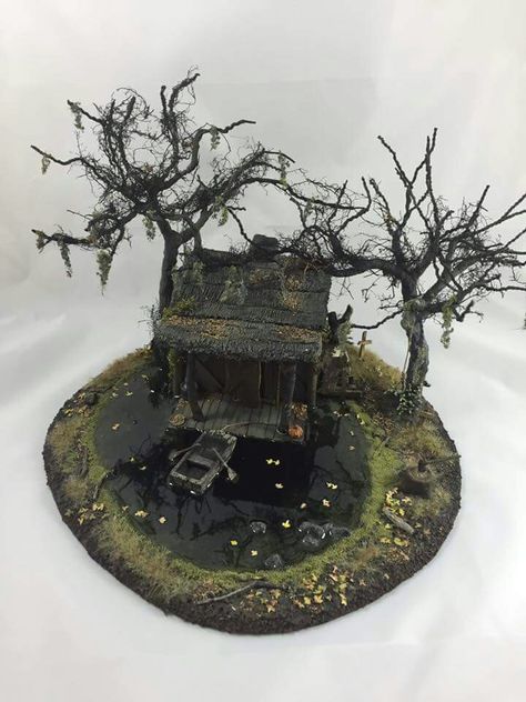 Fantasy Diorama Diy, Swamp Diorama, Swamp Terrain, Water Diorama, Fantasy Diorama, Halloween Village Display, Dungeon Master Screen, Dnd Crafts, Dnd Minis