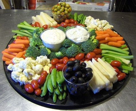 Vegetable Tray, Relish Tray, Vegetable Platter, Relish Trays, Party Food Platters, Veggie Tray, Snacks Für Party, Food Display, Fruit Platter