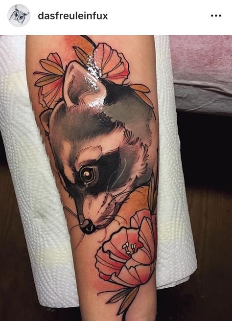 Neotraditional Animal Tattoos, Neo Traditional Raccoon, Raccoon Tattoo, Animal Sleeve Tattoo, Female Tattoo Artists, Neo Traditional, Tattoo Inspo, Animal Tattoos, Body Mods