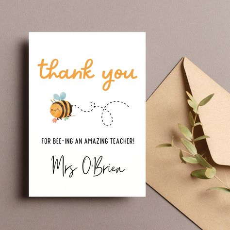 Diy Cards For Teachers, Teachers Day Card Design, Handmade Teachers Day Cards, Farewell Greeting Cards, Teacher's Day Card Ideas, Teachers Day Cards, Paper Card Design, Greeting Cards For Teachers, Happy Teachers Day Card