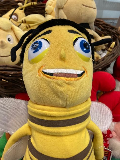 Get into it yuh Berry Bee Benson, Berry B Benson, Barry The Bee, Bee Meme, Barry Bee Benson, Bee Movie Memes, Get Into It Yuh, The Bee Movie, Barry B Benson