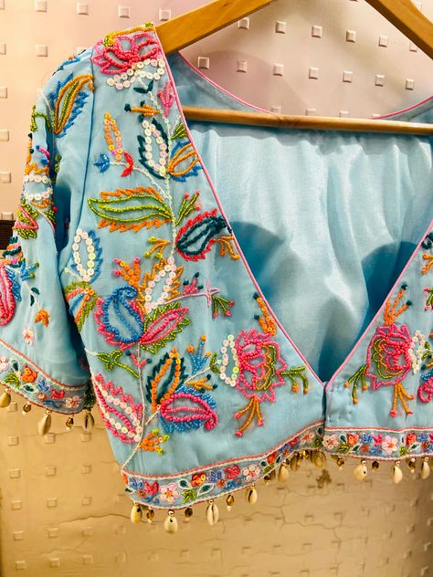 Patola Handwork Blouse, 50 Blouse Designs, Handwork Blouse, Blue Blouse Designs, Fashionable Saree Blouse Designs, Blouse Designs Indian, Ladies Blouse Designs, Blouse Designs Silk, Elegant Blouse Designs