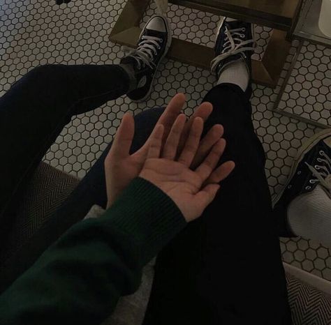 cute grunge edgy dark converse couple goals aesthetic Kore Ulzzang, Grunge Couple, Disney Princes, Ulzzang Couple, Korean Couple, The Perfect Guy, Cute Relationship Goals, Soft Grunge, Aesthetic Grunge