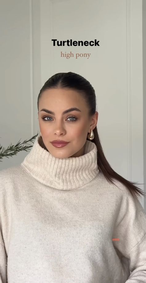 Turtle Neck Hairstyles, Fall Turtleneck, Short Hair Styles Easy, Cute Makeup, Fall Hair, Summer Hairstyles, Hair Stylist, Short Hair Styles, Knitwear