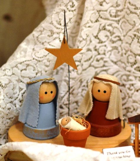 Wooden Nativity, Small Terracotta Pots, Nativity Christmas, Painted Terra Cotta Pots, Flower Pot Crafts, Nativity Crafts, Clay Pot Crafts, Christmas Nativity, Diy Homemade