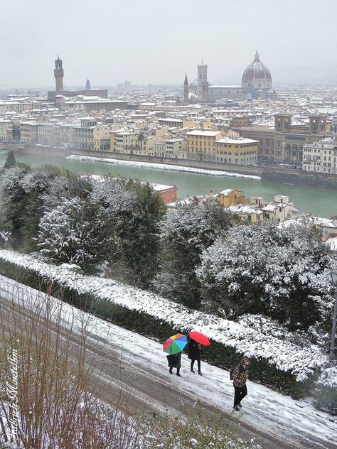 Firenze Florence Italy In January, Winter In Florence Italy, Florence At Christmas, Northern Italy Winter, Florence Italy Winter Aesthetic, Florence In Winter, Florence Italy Winter, Italy Winter Aesthetic, Florence Christmas