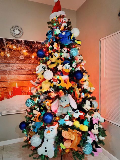 Disneyland Theme Christmas Tree, Disney Christmas Tree Ideas, Disney Christmas Tree Decorations, Chritsmas Tree, Disney Tree, Toy Christmas Tree, Christmas Tree Decorations Ribbon, Disney Christmas Decorations, Nightmare Before Christmas Decorations