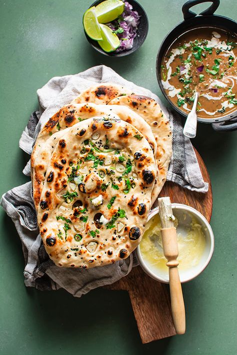 No Yeast Whole Wheat Garlic Naan - Binjal's VEG Kitchen Naan Bread Photography, Naan Photography, Garlic Naan Bread Recipe, Tandoor Oven, Recipes With Naan Bread, Indian Flat Bread, Garlic Naan, Naan Recipe, Indian Bread