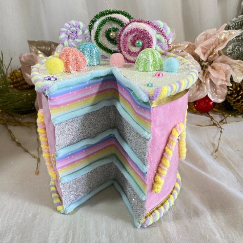 Candyland Christmas Tree Topper, Christmas Candyland, Candyland Cake, Candy Trees, Candy Christmas Tree, Holiday Cupcakes, Candyland Christmas, Pastel Candy, Pastel Christmas