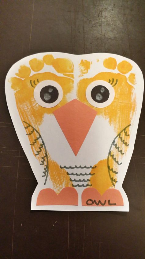 Bird Crafts For Infants, Bird Art For Infants, Bird Art Toddlers, Letter O Footprint Craft, Owl Infant Art, Handprint Owl, Pet Crafts For Infants, September Hand Print Art, O Is For Owl Craft