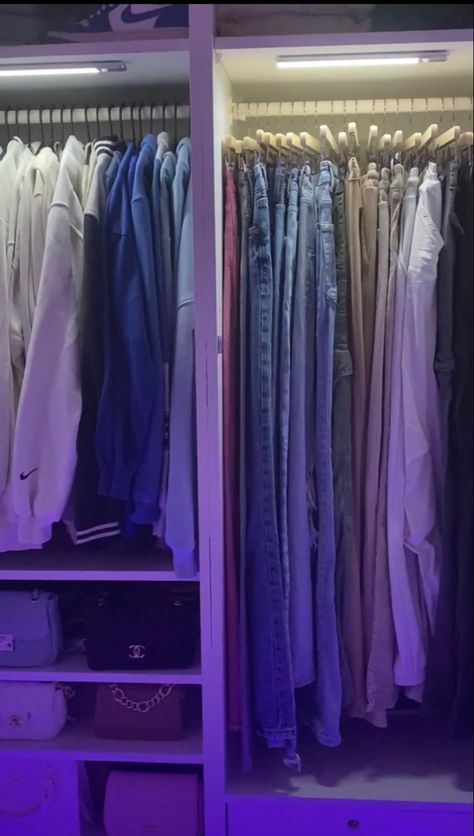 Wordroab Aesthetic, New Closet Aesthetic, Aesthetic Wardrobe Decor, Small Closet Inspo Aesthetic, Cute Closet Aesthetic, Aesthetic Wardrobe Organization, Closet Vision Board, Wardrobe Organisation Aesthetic, Inside Closet Organization Ideas