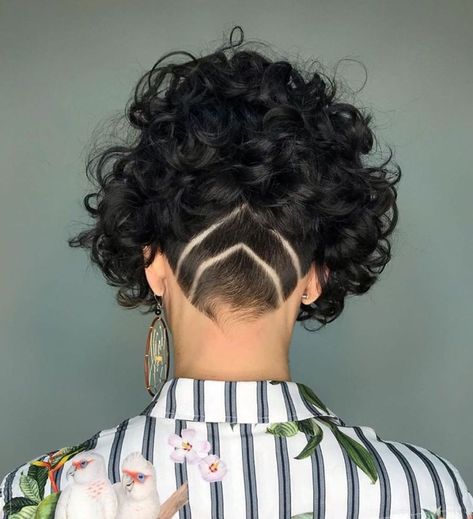 50 Stylish Ways to Wear a Modern Undercut Bob Haircut in 2020 Undercut Curly Hair, Undercut Bob Haircut, Undercut Hairstyles Women, Tan Skin Blonde Hair, Curly Undercut, Undercut Bob, Bob Haircut Curly, Bob Hairstyles For Thick, Short Curls