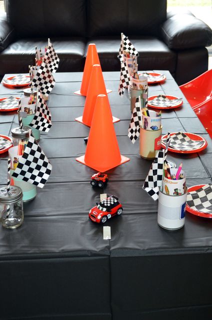 Photo 1 of 30: Race Cars / Birthday "Vintage Racing Car Party" | Catch My Party برق بن�زين, Cars Birthday Party Ideas, Cars Birthday Party, Disney Cars Party, Hot Wheels Birthday, Hot Wheels Party, Disney Cars Birthday, Car Themed Parties, Car Birthday Theme