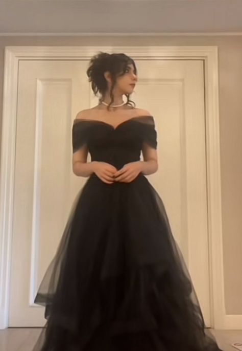 Black Prom Dress Gown, Black Cottage Core Prom Dress, Dark Prom Dresses Black, Black Prom Dresses Tulle, Basic Black Wedding Dress, Medium Size Prom Dress, Black Ballgown Prom Dress, Aesthetic Prom Dresses Vintage, Black Prom Dress Curvy