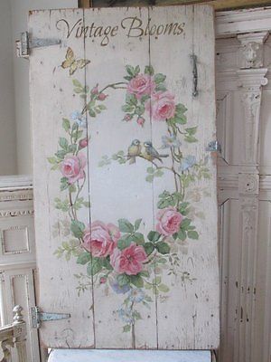 Shabby Chic Crafts, Shabby Chic Diy, Tole Painting, Shabby Chic Cottage, Shabby Chic Homes, Rose Painting, Weathered Wood, Shabby Chic Style, Shabby Chic Furniture