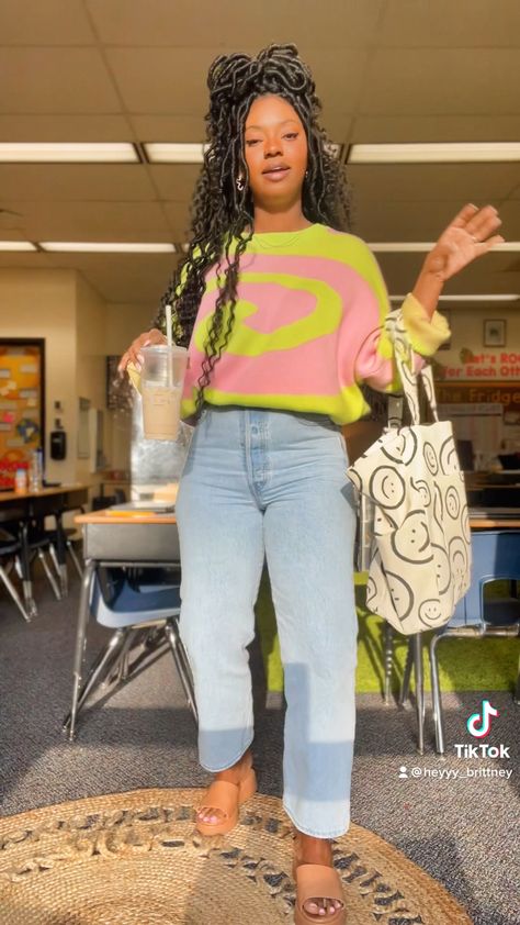 Teacher Outfits Sneakers Casual, Professional Counselor Outfits, 90s Teacher Outfits, Therapist Attire, Young Teacher Outfits Elementary, Cute Teacher Outfits Elementary, Black Teacher Outfits, Counselor Outfits, Classroom Vibes