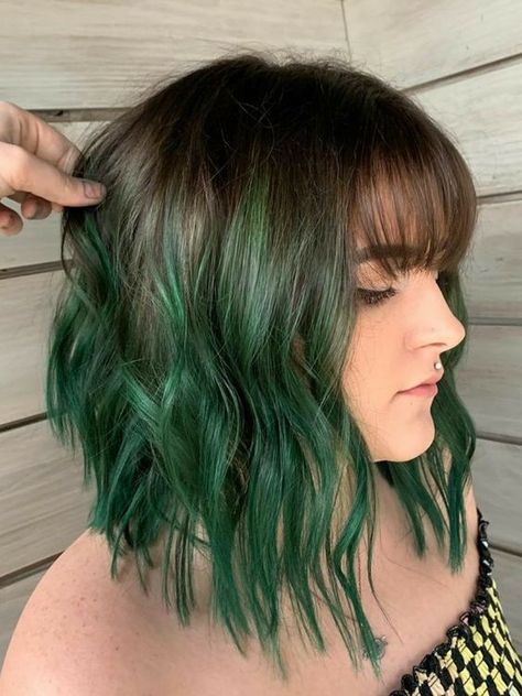 Short Green Hair, Faded Haircut, Grey Balayage, Black And Green Hair, Trendy We Fryzurach, Dark Green Hair, Green Hair Dye, Short Grunge Hair, Trendy Hairstyle