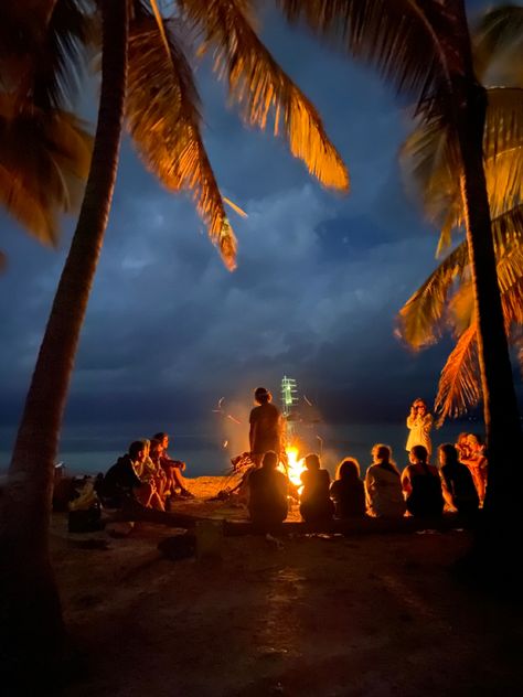 Cozy By The Fire, Friends Around Fire, Friends Campfire, Baseball Manga, Beach Campfire, Campfire With Friends, Bonfire Beach, Campfire Scene, Ocean Games